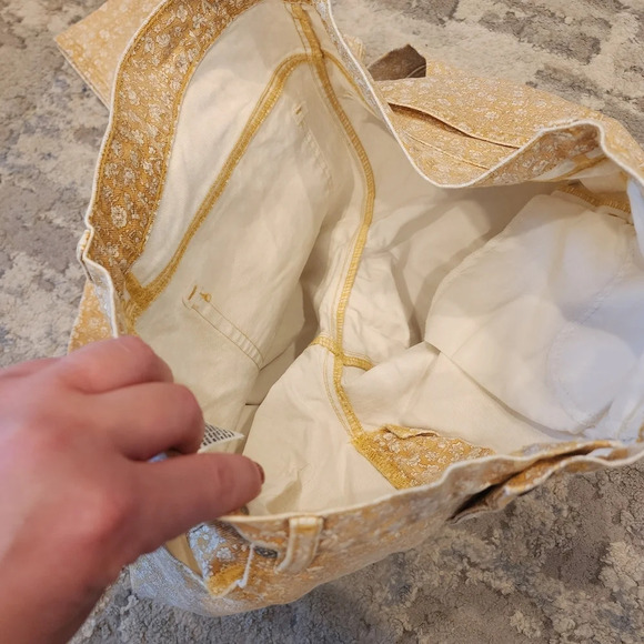 American Eagle Yellow Floral Jeans.  90s straight.  Women's size 14. - Picture 6 of 16